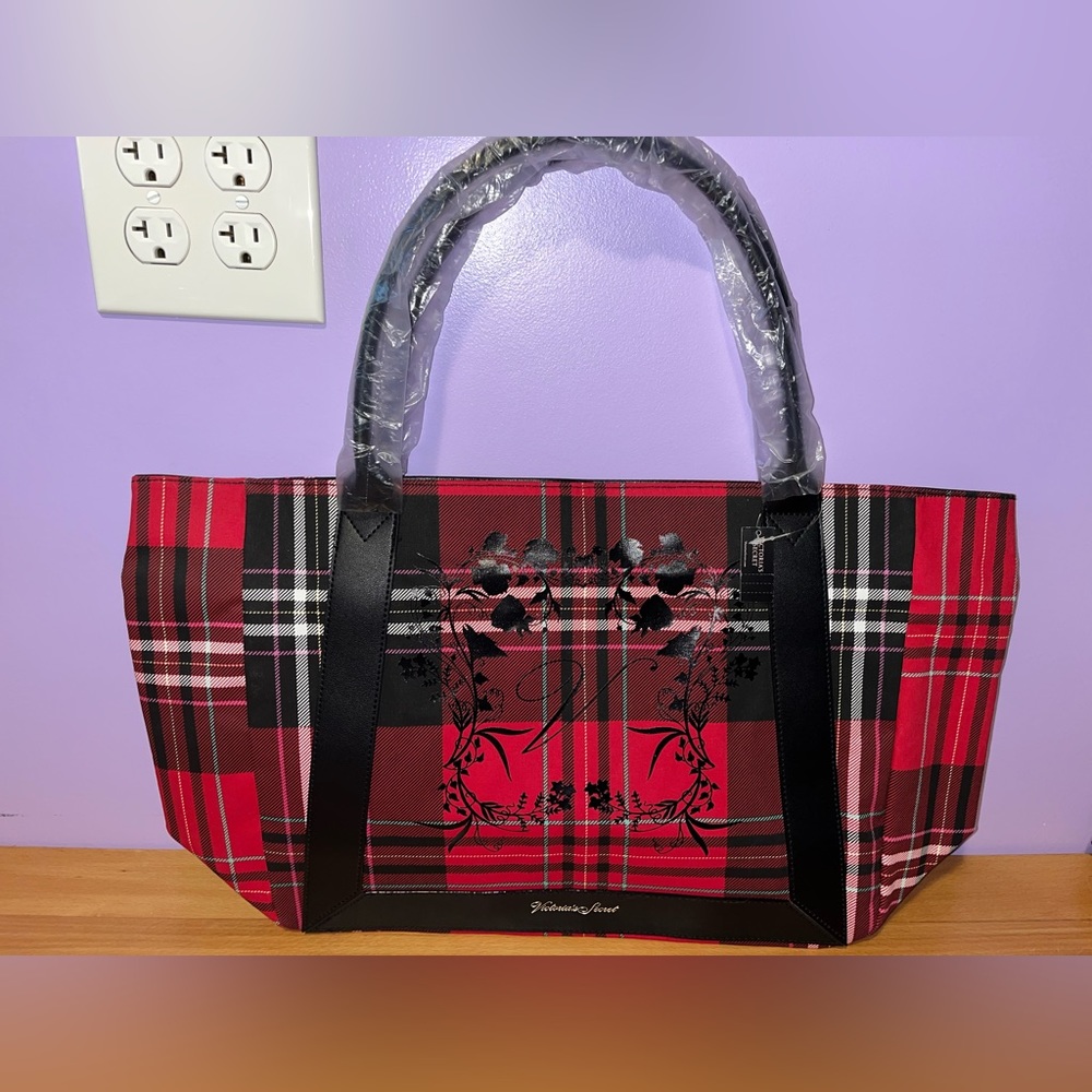 Victoria's Secret Red and Black Plaid Limited Edition Tote 2020 New with Tags